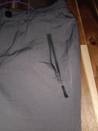 Pantalón de montaña gris
