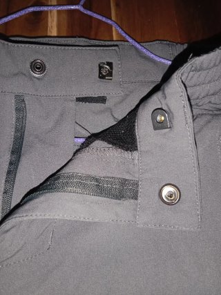 Pantalón de montaña gris