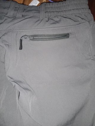 Pantalón de montaña gris