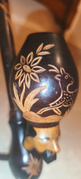 Scultura in radica di legno intarsiata a mano