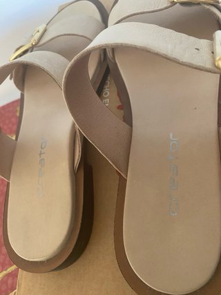 Sandalias tipo pala de piel