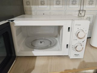 Microondas Orbegozo White Class 20L - Menos