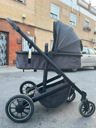 Carro de bebé gris
