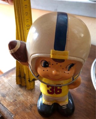Salvadanaio ceramica vintage giocatore football