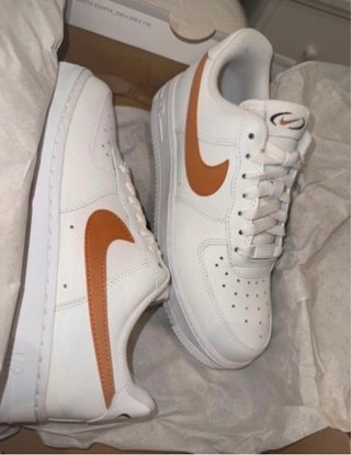 Nike Air Force 1 Mujer Naranja y Blanco