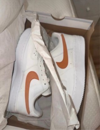 Nike Air Force 1 Mujer Naranja y Blanco