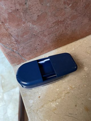 Cortapastillas azul y rosa