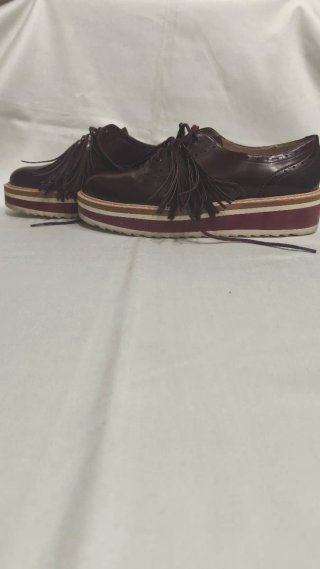 Zapatos Zara plataforma flecos burdeos
