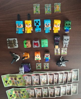 Contenuto di figurine Minecraft Kinder Joy