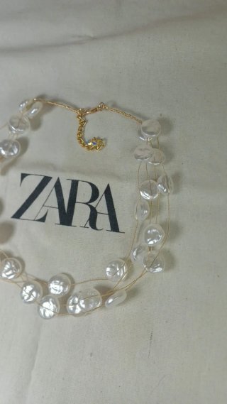 Collar Zara perlas barrocas flotantes