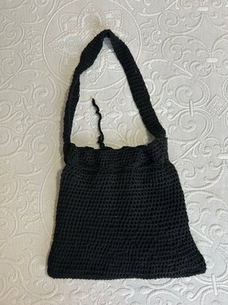Bolso de verano playero negro hecho a mano, lana