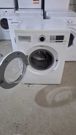 Lavadora Daewoo Blanca 9k con tres meses de ggaran