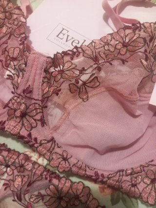 Conjunto lencería encaje talla 105C