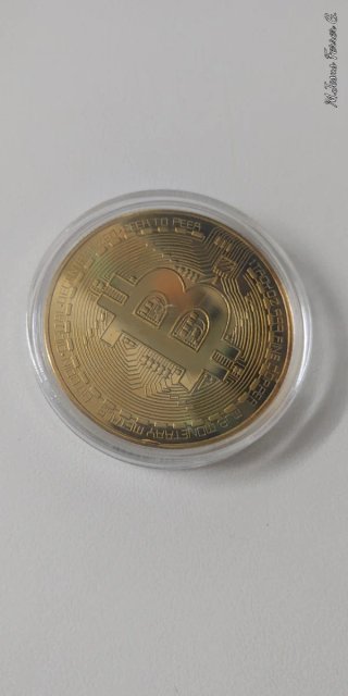 Moneda Bitcoin Dorada