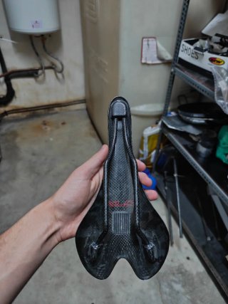 Sillín de carbono para bicicleta