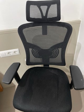 Silla de oficina negra. Vendo por mudanza. Urgente