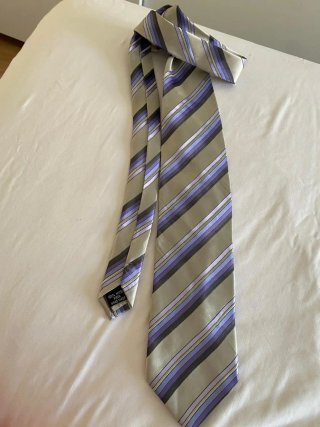 Corbata de seda rayas grises y moradas