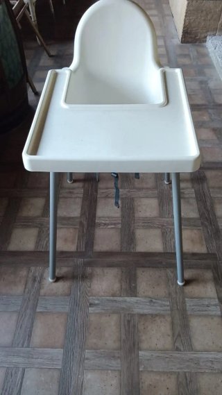 Trona IKEA blanca