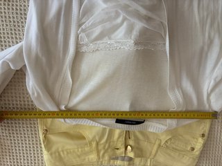 Conjunto Top Blanco y Pantalón Amarillo