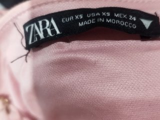 Top tafetán volumen. Zara.