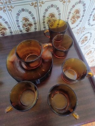 Vajilla de duralex vintage cristal ámbar y verde