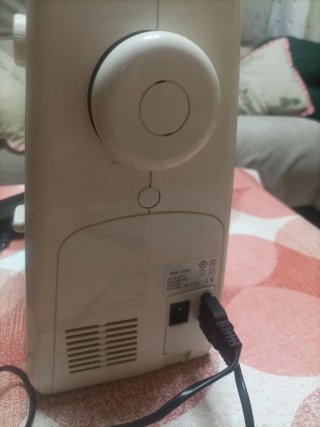 Máquina de coser Alfa 1004