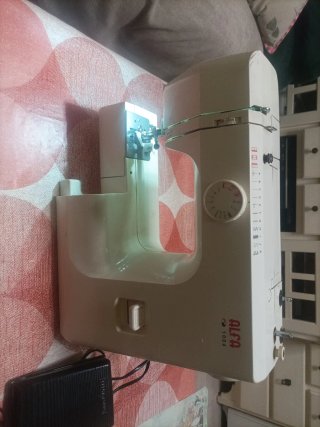 Máquina de coser Alfa 1004