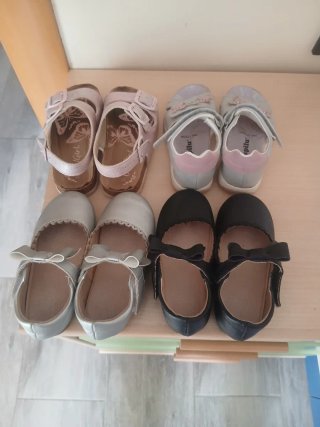 Lote de sandalias y bailarinas para niña