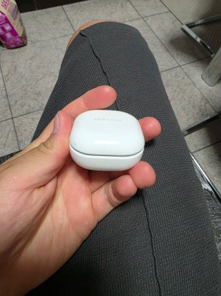 Samsung Buds Blancos, Estuche de Carga Blanco