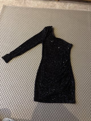 Vestido Mango lentejuelas un hombro talla XS