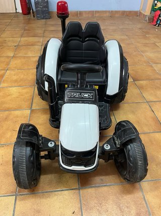 Trattore Elettrico Infantile Bianco e Nero