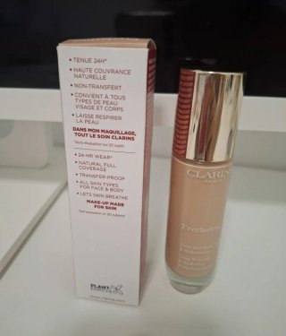 Base de maquillaje CLARINS Everlasting 107C