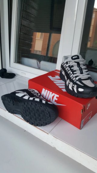 Zapatillas Nike P-6000 Negras y Blancas