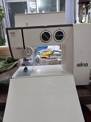 Máquina de coser Elna Lotus ZZ