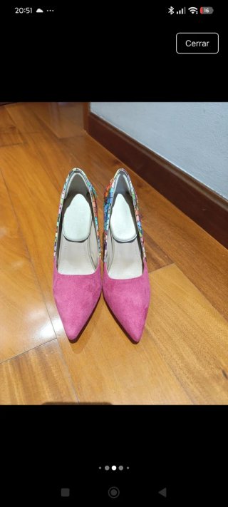 Zapatos de tacón multicolor y fucsia