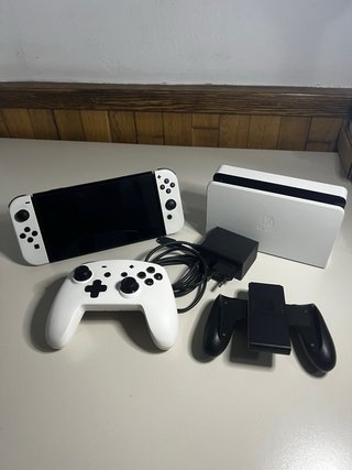 Nintendo Switch OLED Blanca y Negra