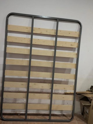 Somier 1.35 con patas nuevo
