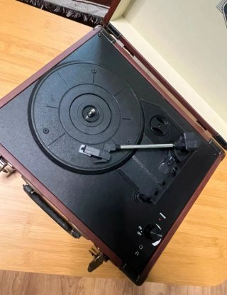 Tocadiscos Maleta Auna marrón de piel