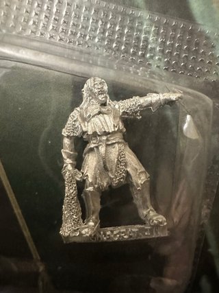 Shagrat figura y fasciculo warhammer esdla