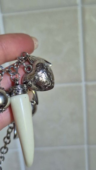 Collana con ciondoli