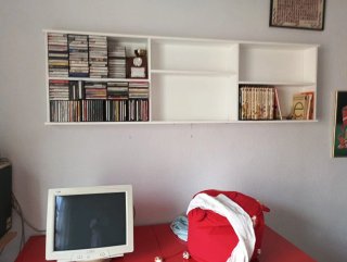 Escritorio infantil rojo y blanco