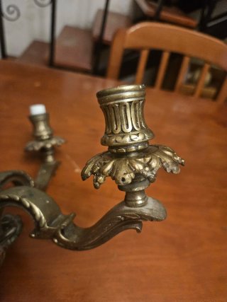 Lámpara de bronce antigua