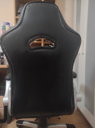 Silla Gaming Negra con Detalles Rojos