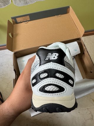 New Balance 204L Blancas/Platas