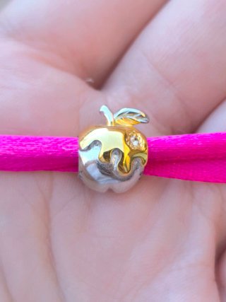 CHARM BLANCANIEVES MANZANA DORADA DISNEY