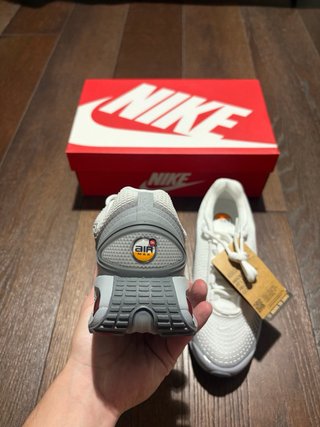 Nike Air Max DN SE Grey University Red 41