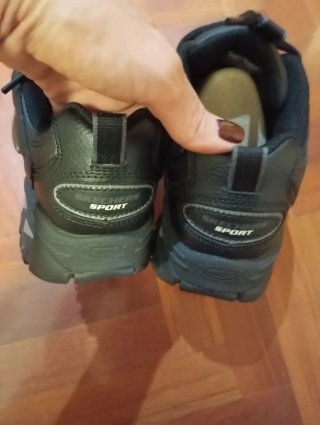 Zapatillas Skechers.