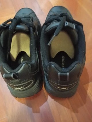 Zapatillas Skechers.