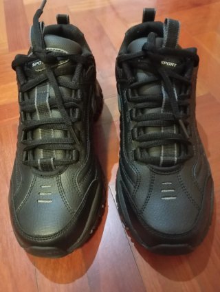 Zapatillas Skechers.