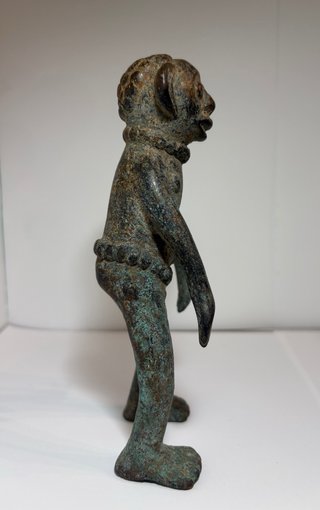 Estatuilla antropomórfica africana